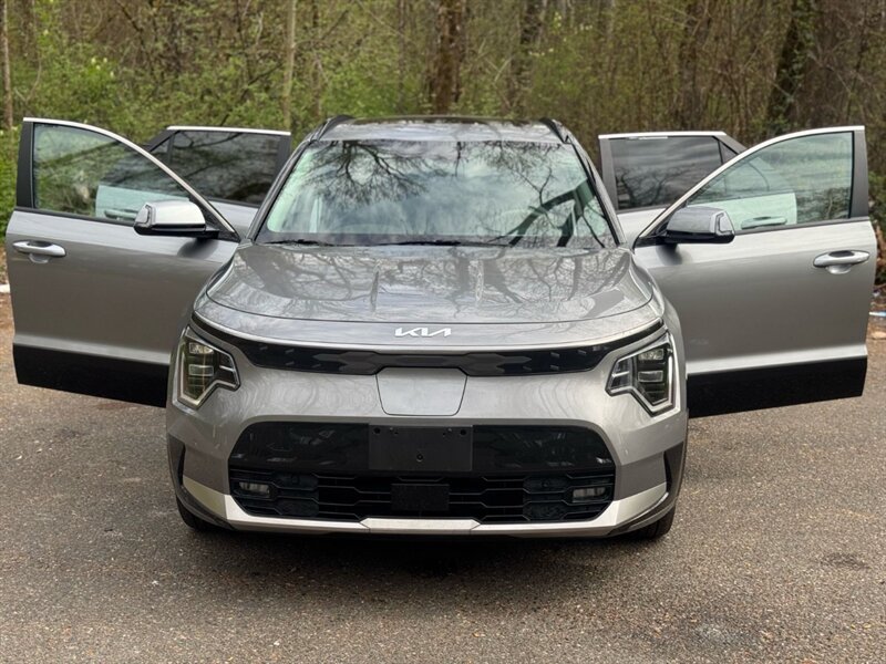 2023 Kia Niro EV Wave   - Photo 2 - Renton, WA 98057