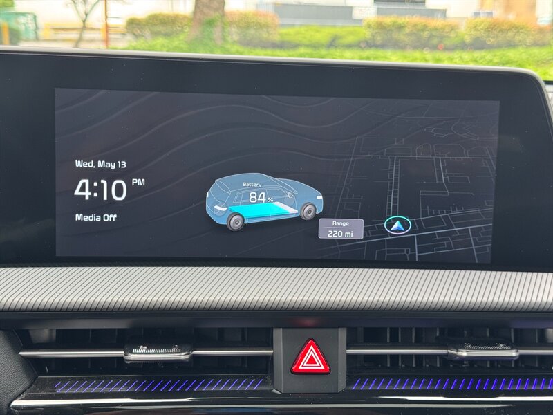 2024 Kia EV6 GT-Line   - Photo 13 - Renton, WA 98057
