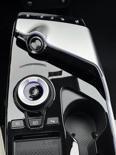 2024 Kia EV6 GT-Line   - Photo 16 - Renton, WA 98057