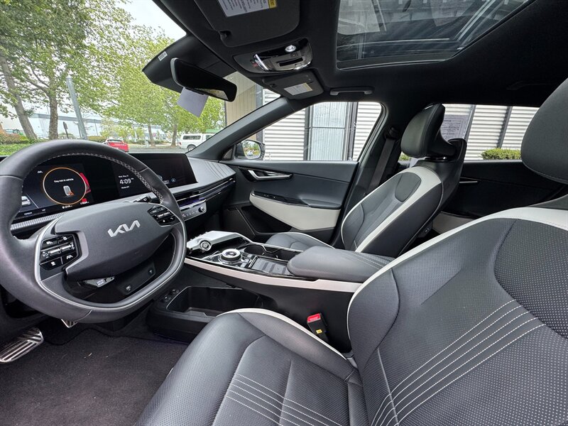 2024 Kia EV6 GT-Line   - Photo 11 - Renton, WA 98057