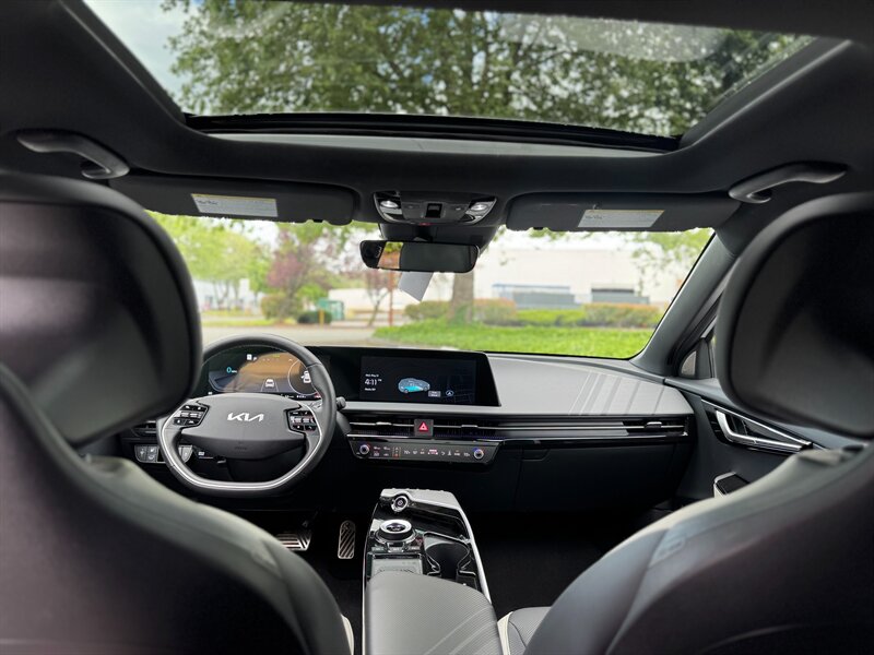 2024 Kia EV6 GT-Line   - Photo 9 - Renton, WA 98057