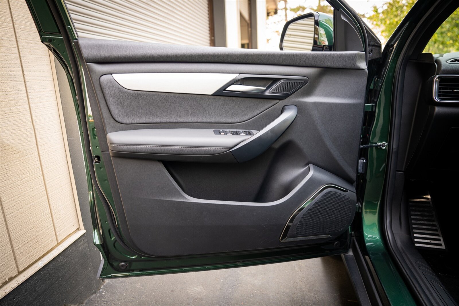 2023 VinFast VF8 Plus City Edition   - Photo 33 - Renton, WA 98057