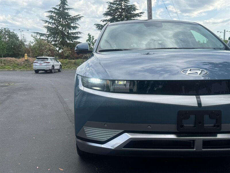 2024 Hyundai IONIQ 5 Limited   - Photo 3 - Renton, WA 98057
