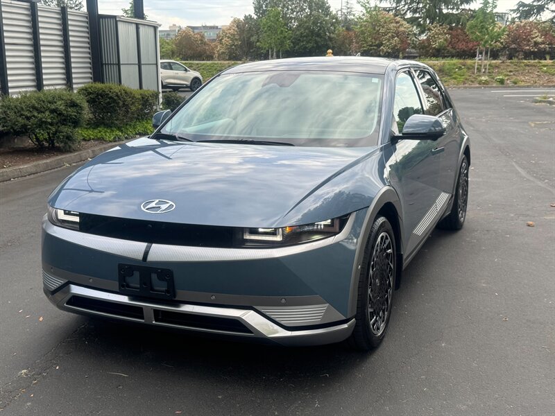 2024 Hyundai IONIQ 5 Limited   - Photo 2 - Renton, WA 98057