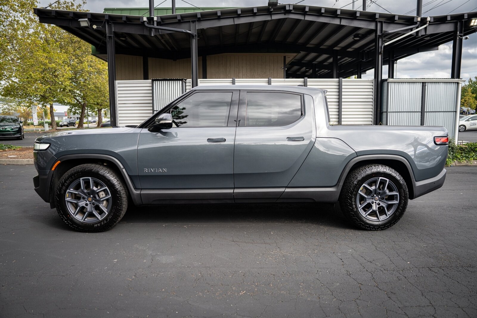 2023 Rivian R1T Adventure   - Photo 10 - Renton, WA 98057