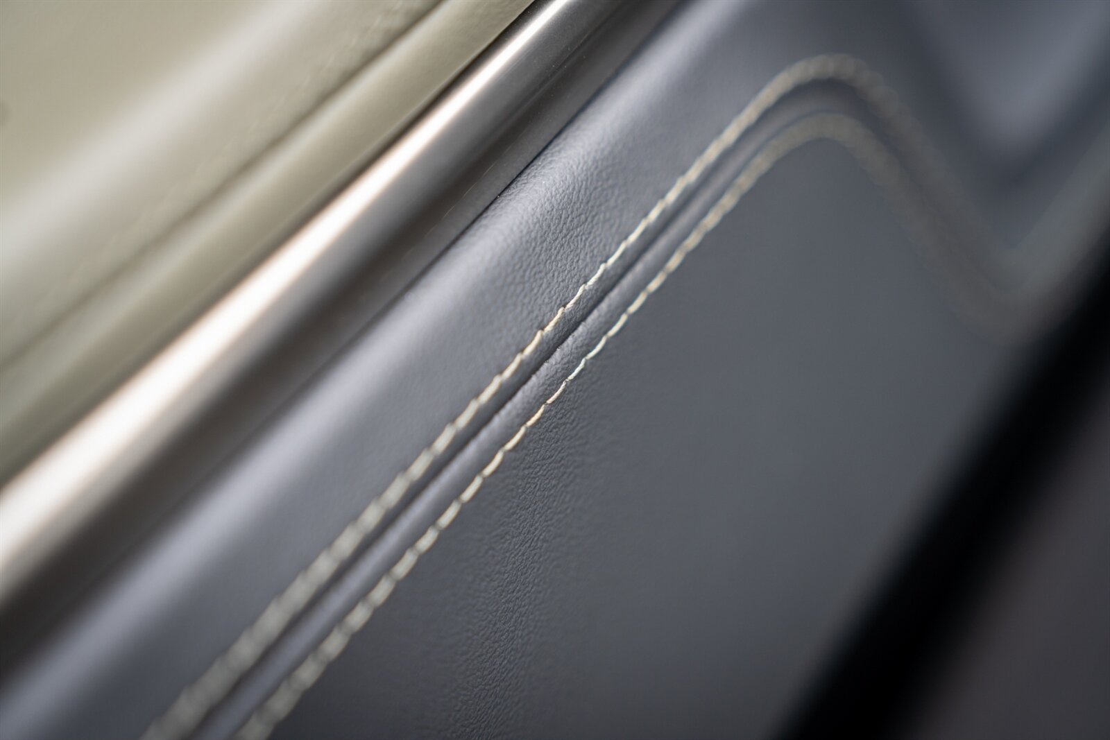 2023 Rivian R1T Adventure   - Photo 36 - Renton, WA 98057