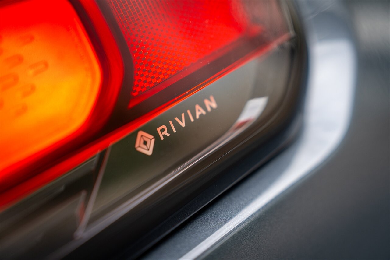 2023 Rivian R1T Adventure   - Photo 20 - Renton, WA 98057