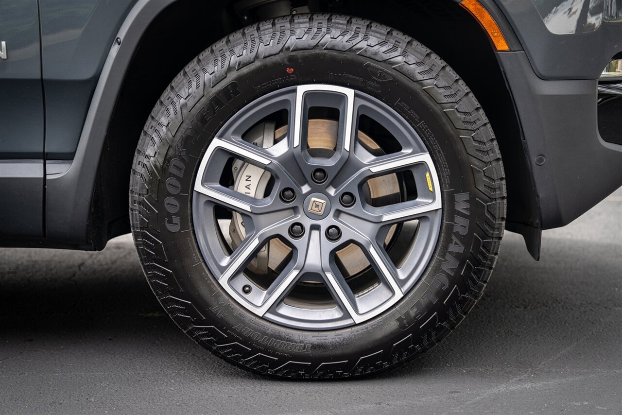 2023 Rivian R1T Adventure   - Photo 25 - Renton, WA 98057