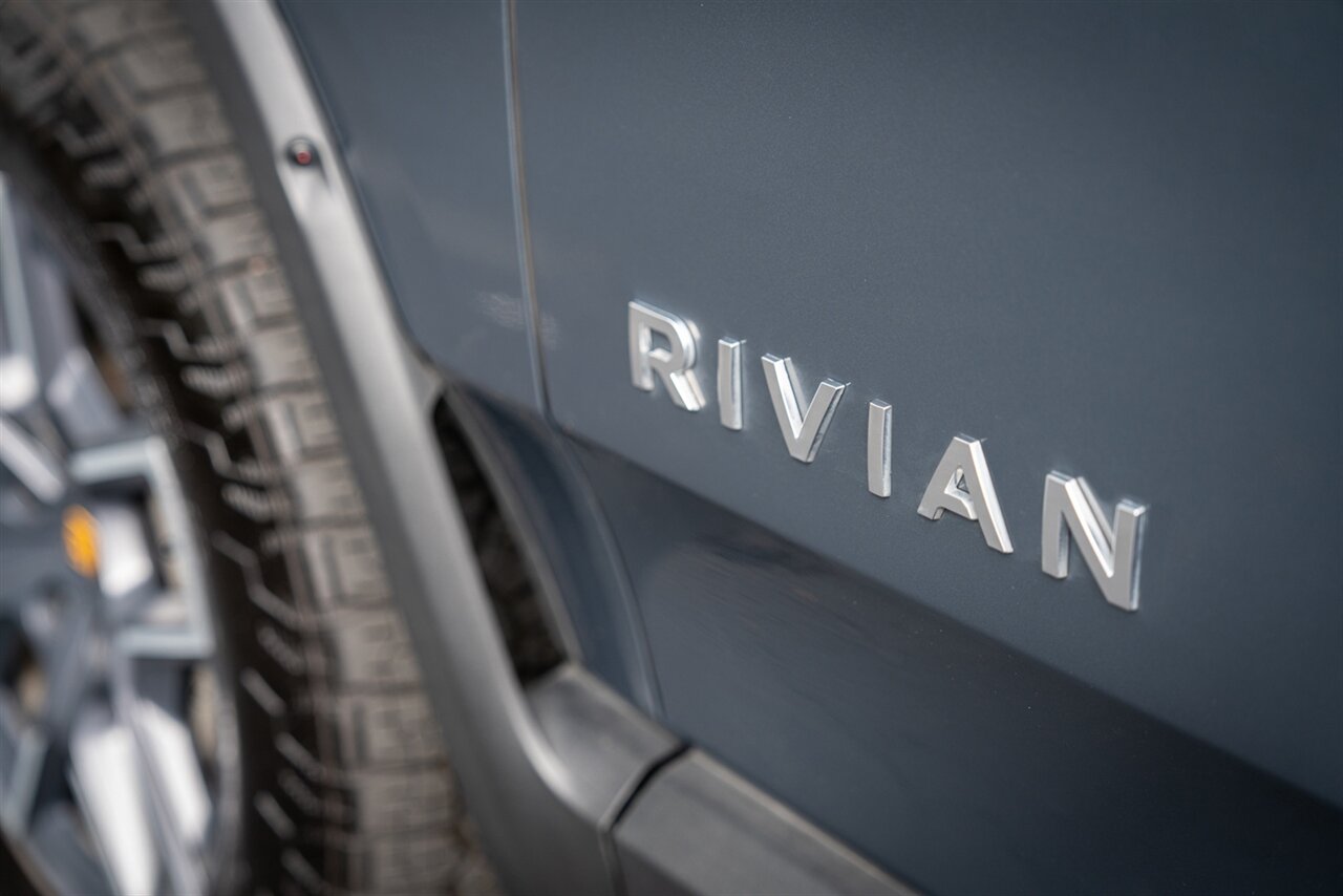 2023 Rivian R1T Adventure   - Photo 9 - Renton, WA 98057