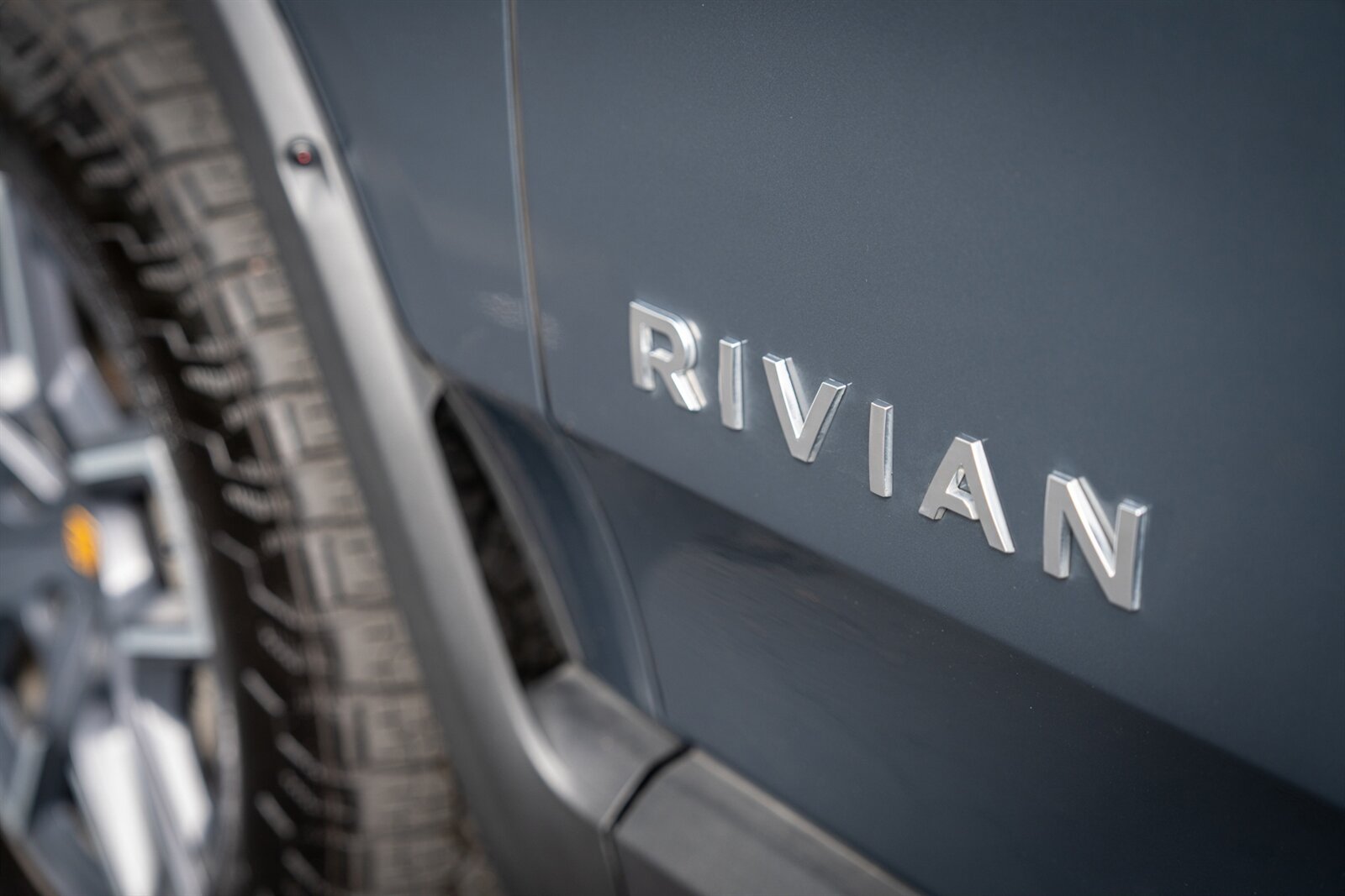 2023 Rivian R1T Adventure   - Photo 9 - Renton, WA 98057