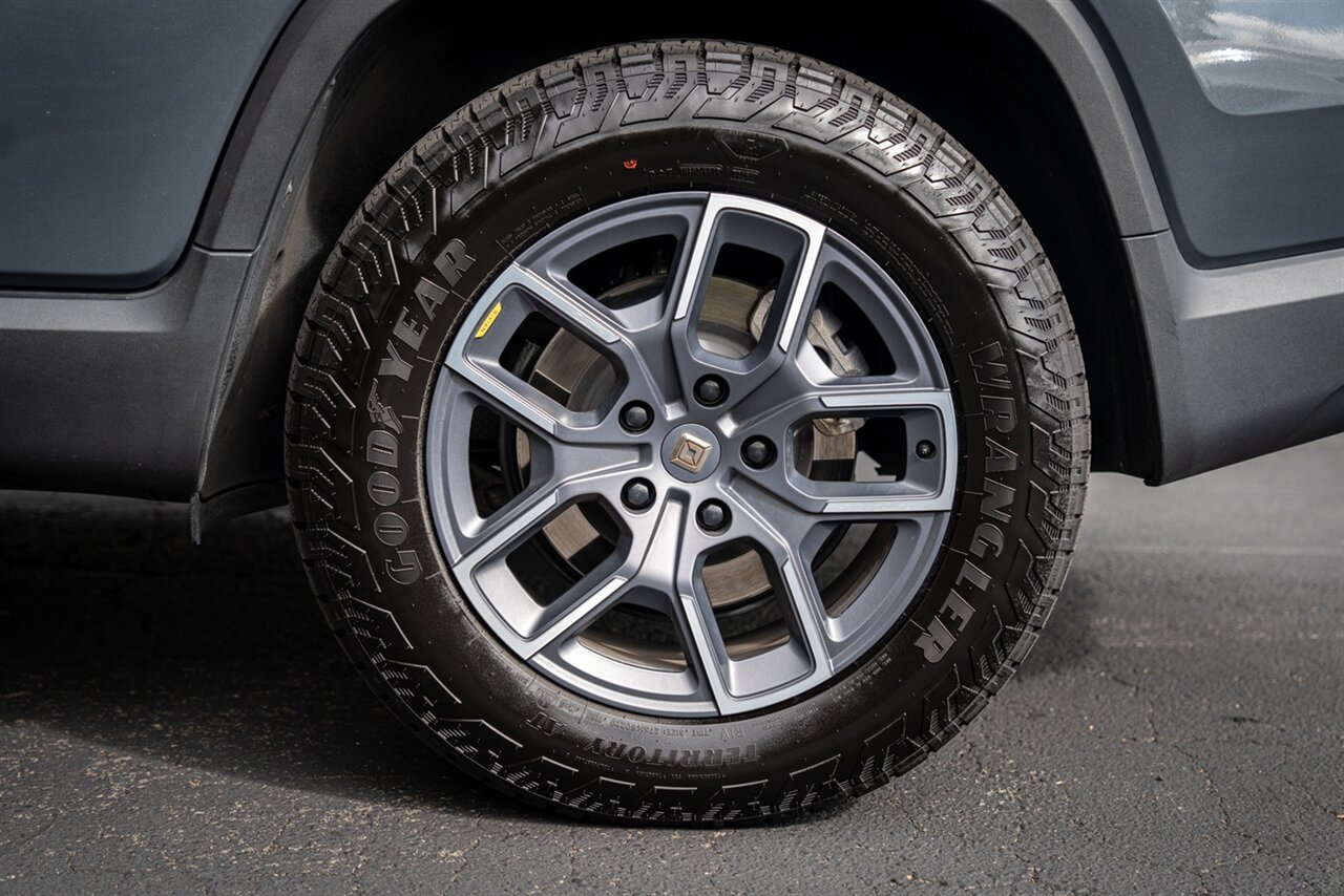 2023 Rivian R1T Adventure   - Photo 23 - Renton, WA 98057