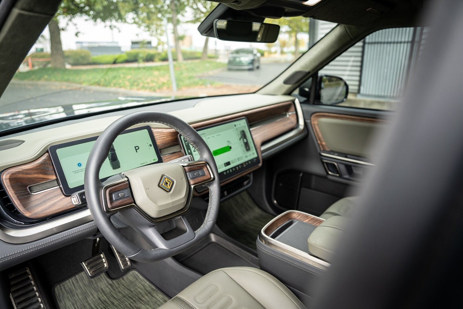 2023 Rivian R1T Adventure   - Photo 31 - Renton, WA 98057
