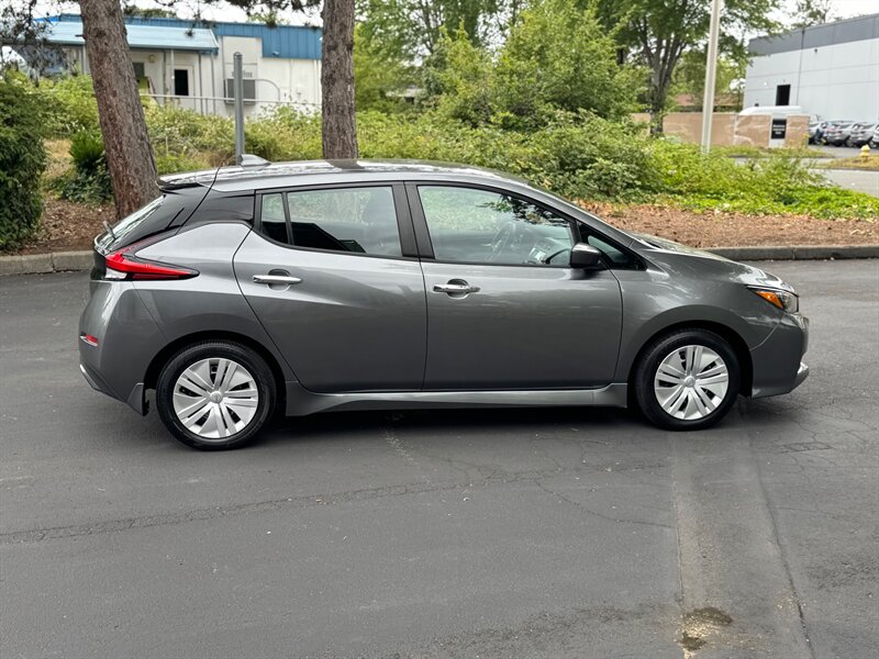 2024 Nissan LEAF S   - Photo 9 - Renton, WA 98057