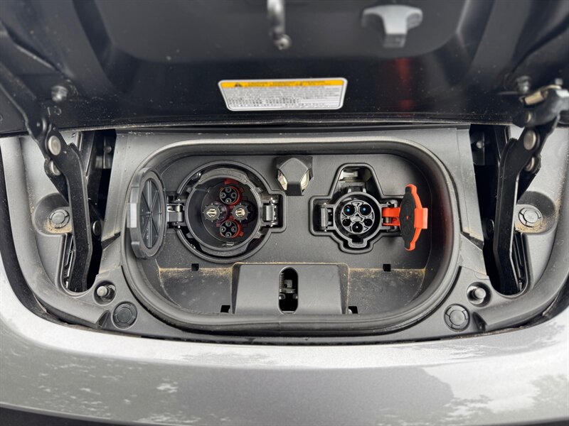 2024 Nissan LEAF S   - Photo 13 - Renton, WA 98057