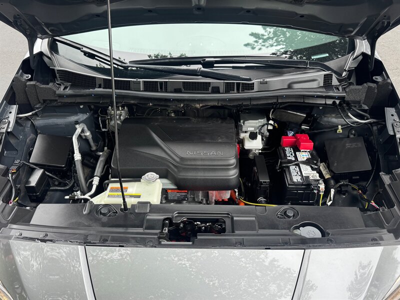 2024 Nissan LEAF S   - Photo 6 - Renton, WA 98057