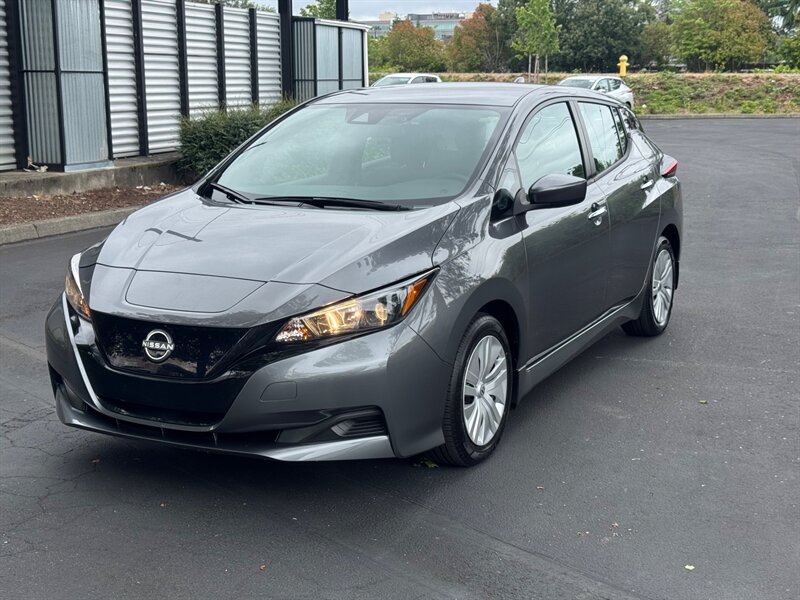2024 Nissan LEAF S   - Photo 2 - Renton, WA 98057