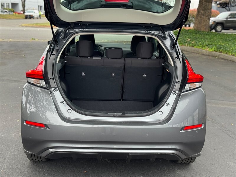 2024 Nissan LEAF S   - Photo 8 - Renton, WA 98057