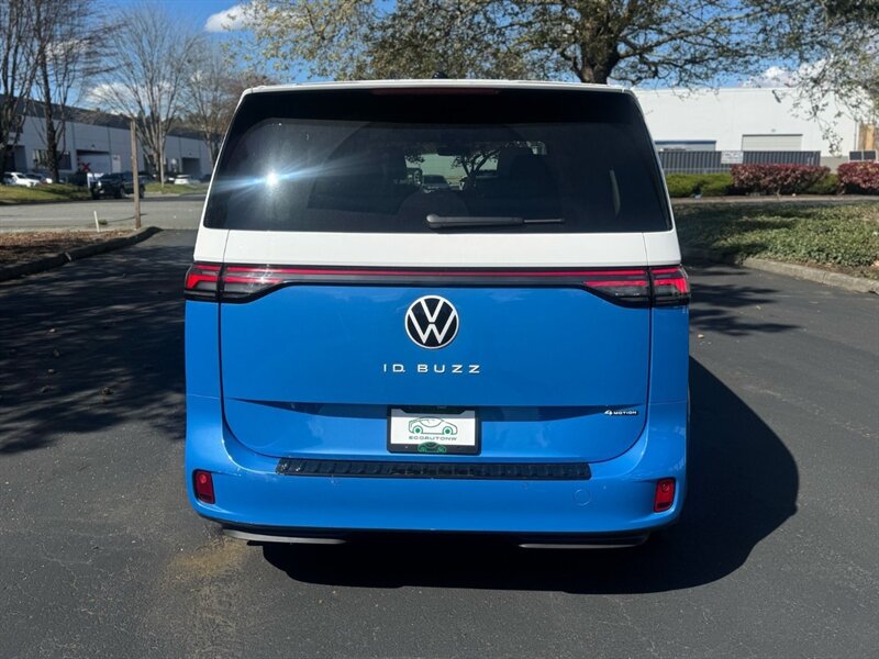 2025 Volkswagen ID. Buzz 1st Edition 4Motion   - Photo 2 - Renton, WA 98057