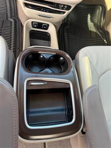 2018 Chrysler Pacifica Touring L Plus - Photo 11 - Albuquerque, NM 87107