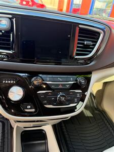 2018 Chrysler Pacifica Touring L Plus - Photo 8 - Albuquerque, NM 87107