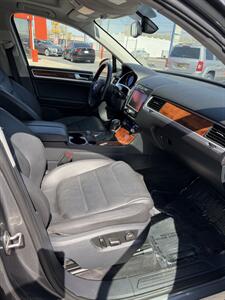 2013 Volkswagen Touareg TDI Comfortline   - Photo 5 - Albuquerque, NM 87107