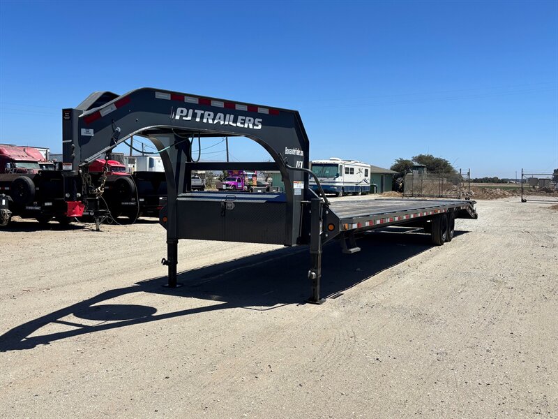 2023 PJ Trailers 34' Deckover   - Photo 1 - Salinas, CA 93908