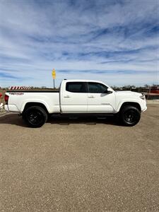 2017 Toyota Tacoma SR5 V6   - Photo 13 - Frederick, CO 80504