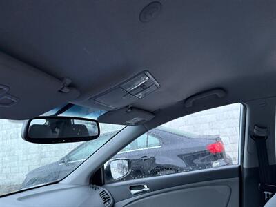 2012 Hyundai ACCENT SE   - Photo 13 - North Lima, OH 44452