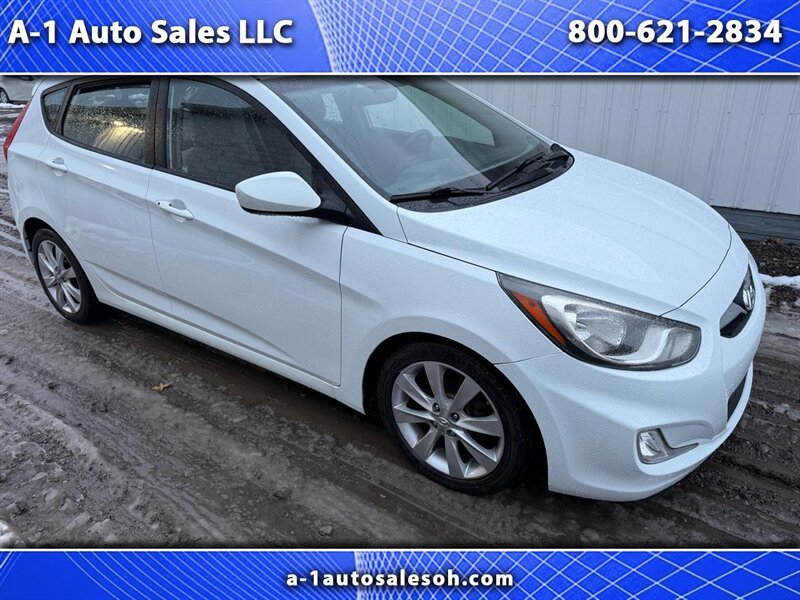 2012 Hyundai ACCENT SE  