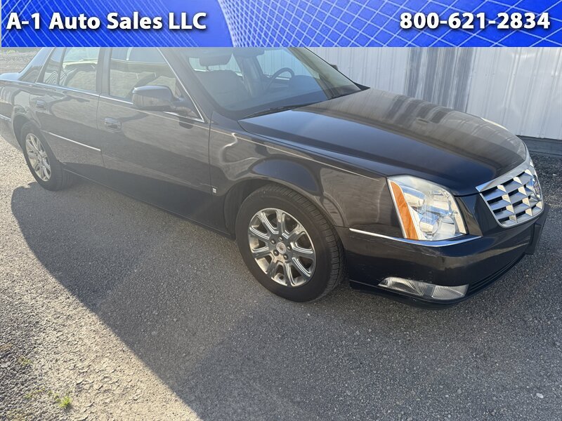 2009 Cadillac DTS Luxury 5-Passenger   - Photo 1 - North Lima, OH 44452