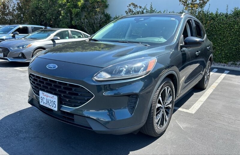2022 Ford Escape Hybrid SE   - Photo 1 - Anaheim, CA 92801