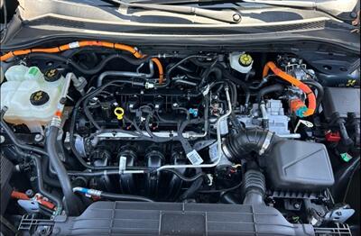 2022 Ford Escape Hybrid SE   - Photo 12 - Anaheim, CA 92801