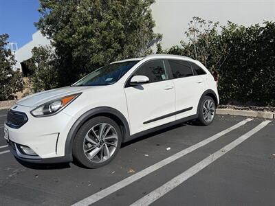 2017 Kia Niro Touring   - Photo 3 - Anaheim, CA 92801