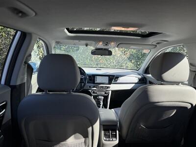 2017 Kia Niro Touring   - Photo 24 - Anaheim, CA 92801