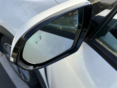 2017 Kia Niro Touring   - Photo 13 - Anaheim, CA 92801