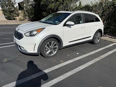2017 Kia Niro Touring   - Photo 4 - Anaheim, CA 92801