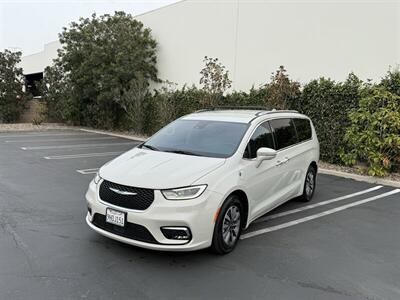 2021 Chrysler Pacifica Hybrid Touring L   - Photo 6 - Anaheim, CA 92801