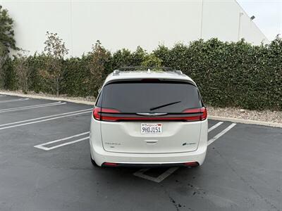2021 Chrysler Pacifica Hybrid Touring L   - Photo 8 - Anaheim, CA 92801
