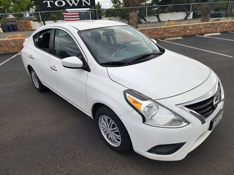 2016 Nissan Versa 1.6 SV  