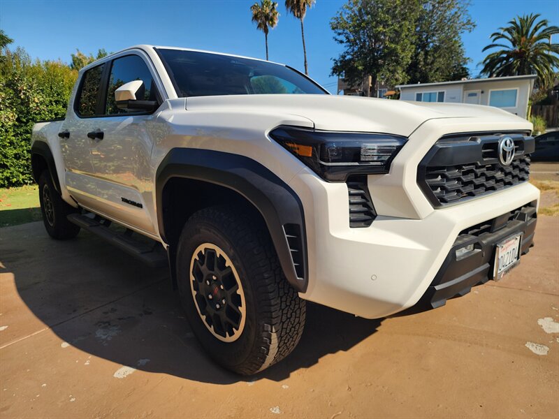2024 Toyota Tacoma TRD Off-Road   - Photo 1 - Ramona, CA 92065