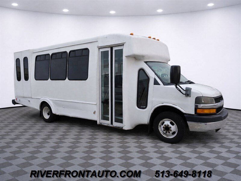 2013 Chevrolet Express's photo