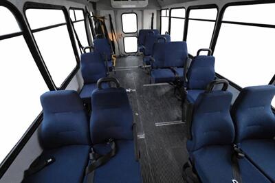 2013 Chevrolet Express 4500 2dr Commercial/Cutaway/Chassis 159 in. WB - Photo 2 - Middletown, OH 45042