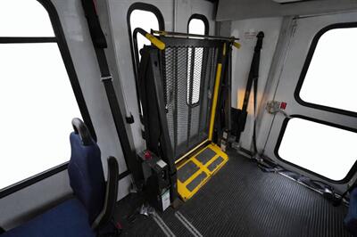 2013 Chevrolet Express 4500 2dr Commercial/Cutaway/Chassis 159 in. WB - Photo 3 - Middletown, OH 45042