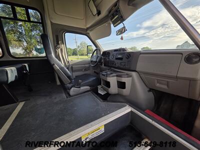 2017 Ford E450 Wheelchair Shuttle Bus   - Photo 25 - Middletown, OH 45042