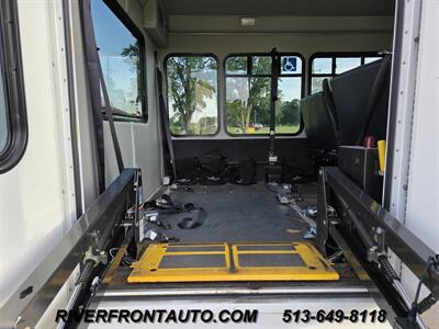 2017 Ford E450 Wheelchair Shuttle Bus   - Photo 22 - Middletown, OH 45042