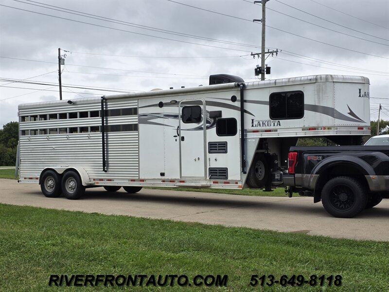 2017 Lakota LE169 LQ Aluminum Livestock Trailer   - Photo 1 - Middletown, OH 45042
