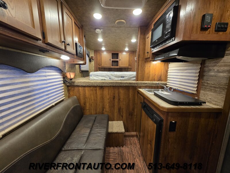 2017 Lakota LE169 LQ Aluminum Livestock Trailer - Photo 7 - Middletown, OH 45042