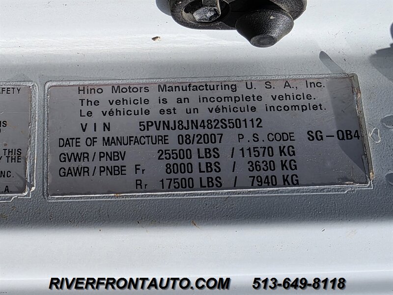 2008 Hino 258 Tow Truck / Equipment Hauler - Photo 28 - Middletown, OH 45042