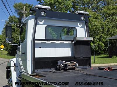 2008 Hino 258 Tow Truck / Equipment Hauler - Photo 4 - Middletown, OH 45042