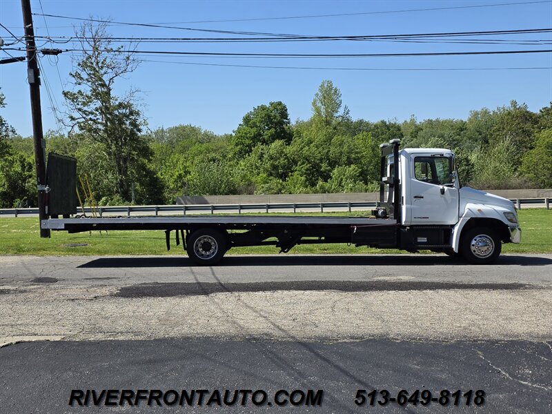 2008 Hino 258 Tow Truck / Equipment Hauler - Photo 11 - Middletown, OH 45042